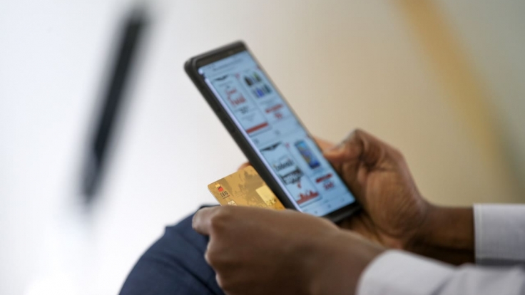 Gérez votre argent au quotidien depuis l'étranger